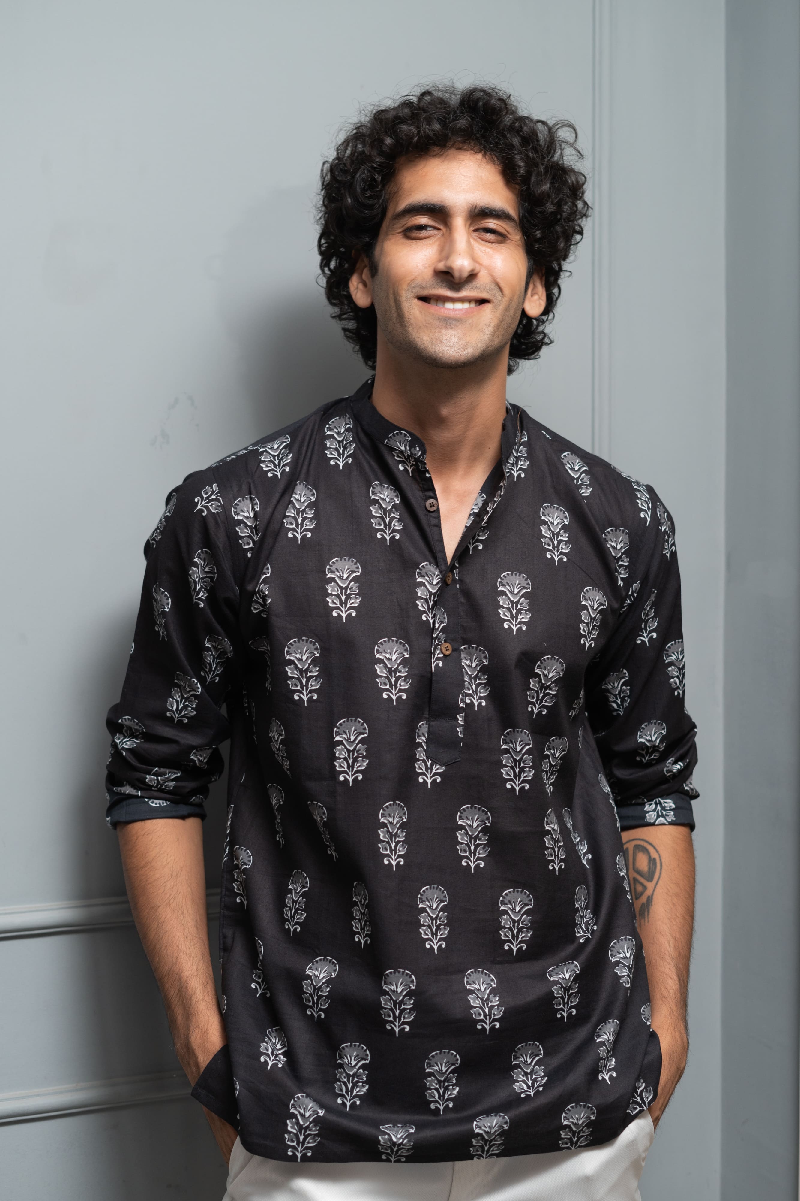 The Black Short Kurta With White Flower Print – Shasak