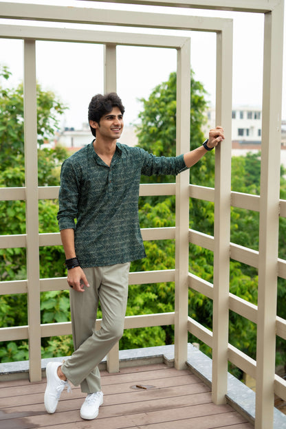 The Jungle Green Short Kurta With White Zig-Zag Print