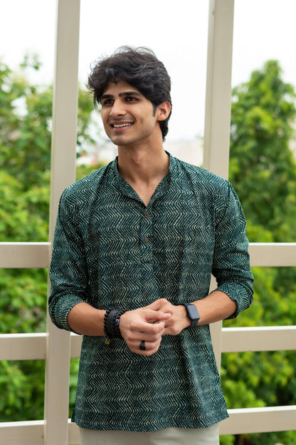 The Jungle Green Short Kurta With White Zig-Zag Print