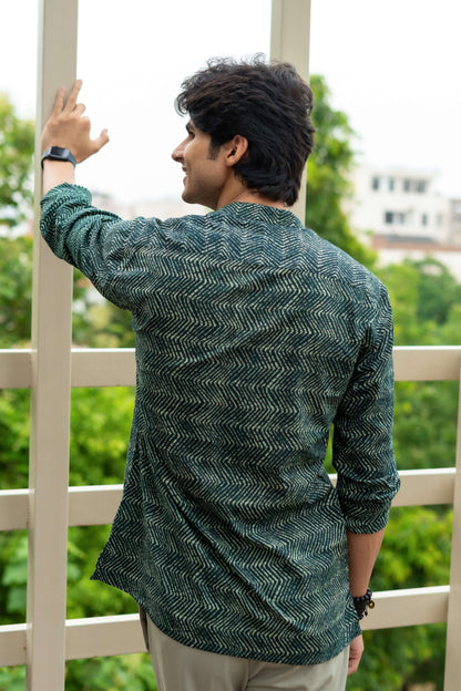 The Jungle Green Short Kurta With White Zig-Zag Print