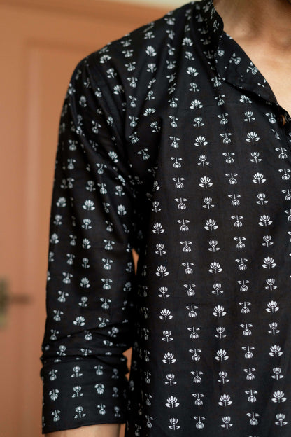 The Black Short Kurta With White Floral Butti Print