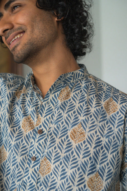 The Off-White Short Kurta With Blue Floral Stripe Print